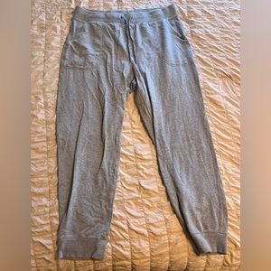 l.l.bean men’s grey sweatpants size XL 32’